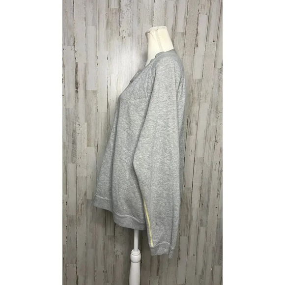 Tommy Bahama Men's Large Gray/Yellow Reversible Pullover Crewneck Sweater - Picture 4 of 5